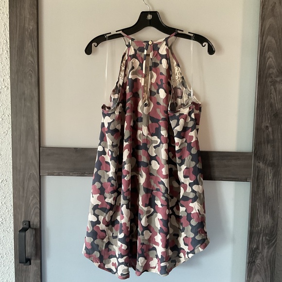 EUC- Flow Tank top - Picture 3 of 3